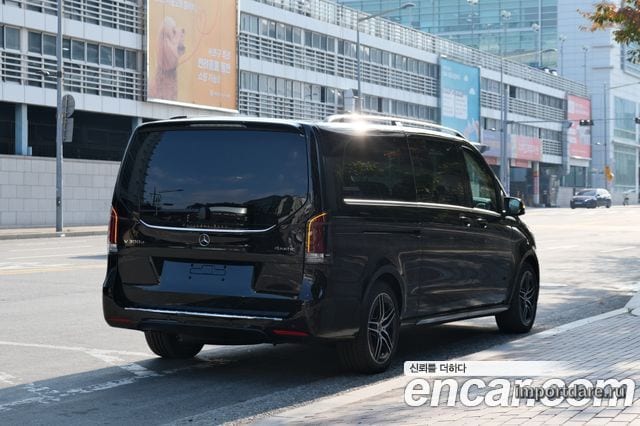 Mercedes-Benz V-Class сзади