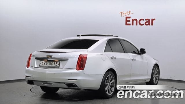 Cadillac Cts сбоку