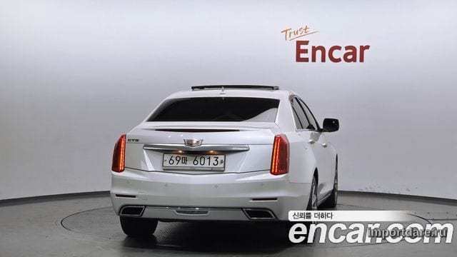 Cadillac Cts сзади