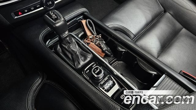 VOLVO V90 CROSS COUNTRY 2017 — 87 446 км, серебристый, Корея — под ключ — фото 9
