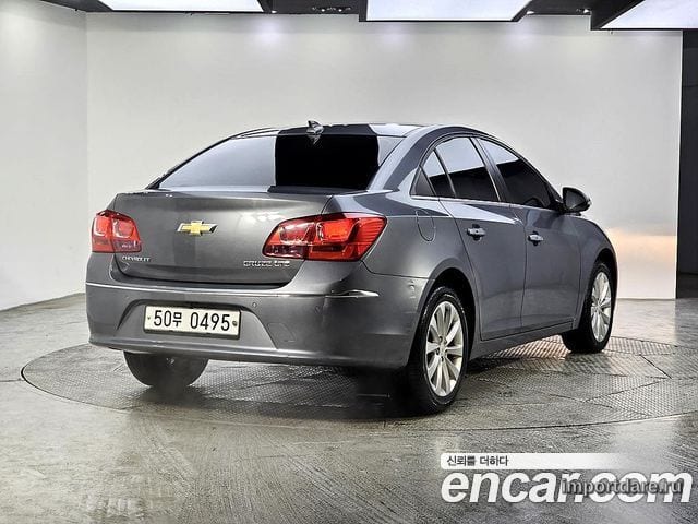Chevrolet Amazing New Cruze сзади
