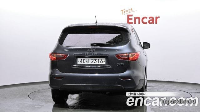Infiniti JX35 сзади