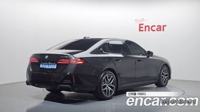 BMW I5 сбоку