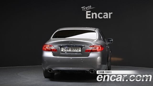 Infiniti M37 сзади
