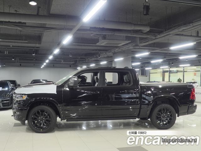 Dodge Ram Pickup сбоку
