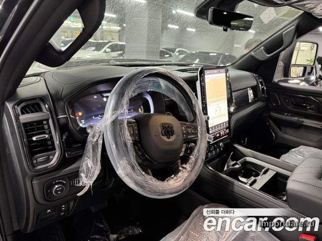 Dodge Ram Pickup сзади