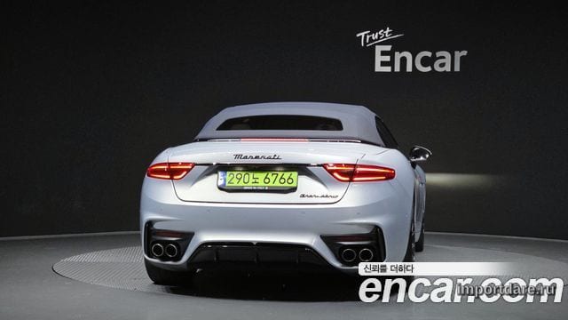Maserati Grancabrio сзади