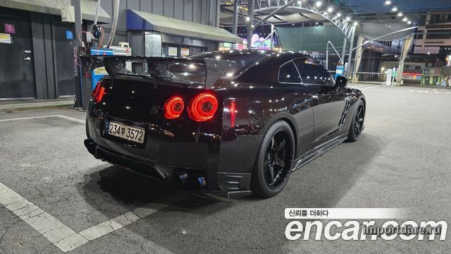 Nissan Gt-R интерьер