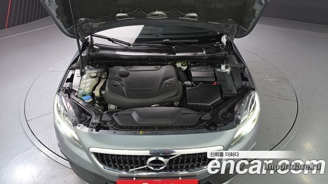 VOLVO V40 CROSS COUNTRY 2018 — 203 094 км, серый, Корея — под ключ — фото 6