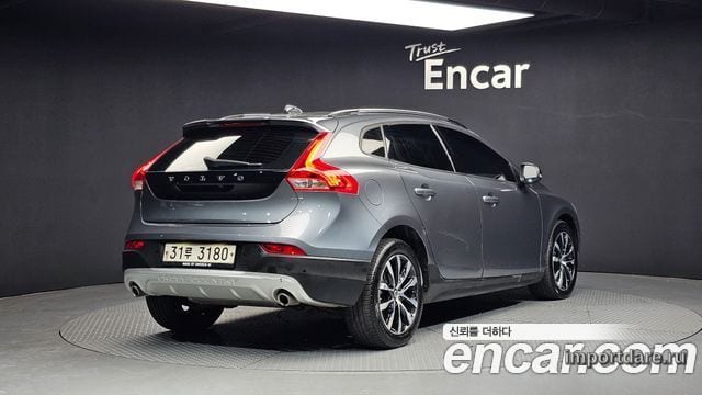 VOLVO V40 CROSS COUNTRY 2019 — 55 048 км, серый, Корея — под ключ — фото 2