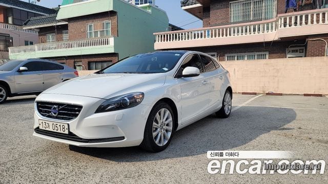 VOLVO V40 2016 — 114 253 км, белый-перламутр, Корея — под ключ — фото 1