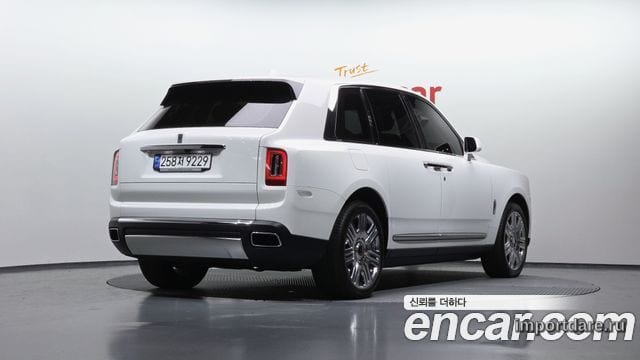 ROLLS-ROYCE CULLINAN 2023 — 2 014 км, белый, Корея — под ключ — фото 1