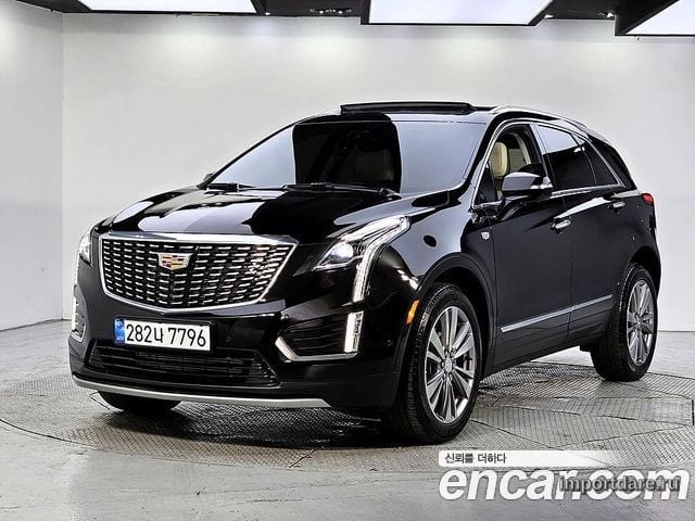 Cadillac XT5 сзади