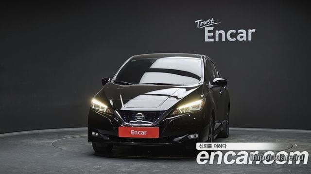 Nissan Leaf интерьер