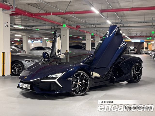 Lamborghini Revuelto 2025