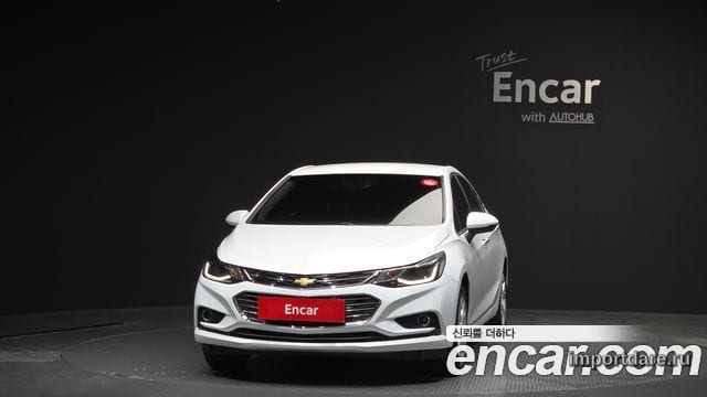 Chevrolet Cruze сзади
