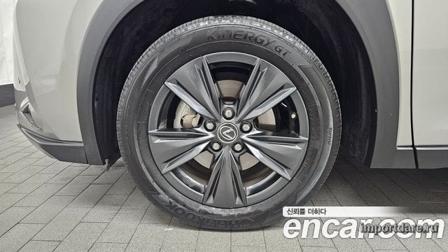 LEXUS UX250H 2020 — 81 872 км, серебристо-серый, Корея — под ключ — фото 5
