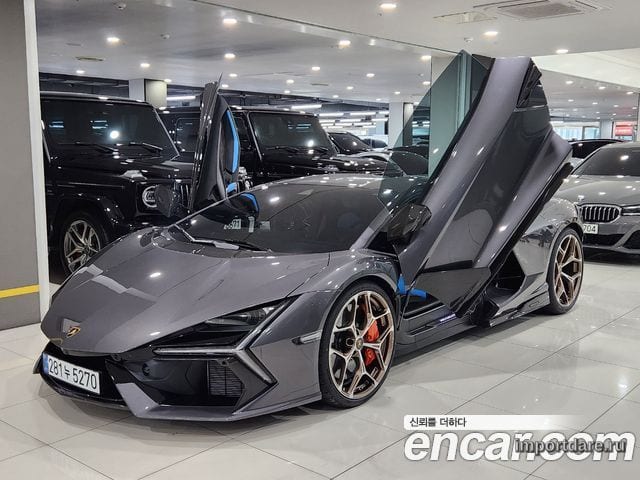 Lamborghini Revuelto 2025