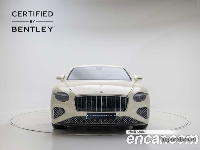 Bentley Continental сбоку