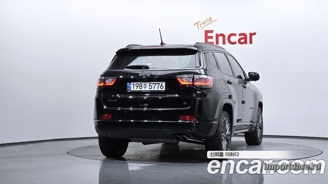 Jeep Compass сзади
