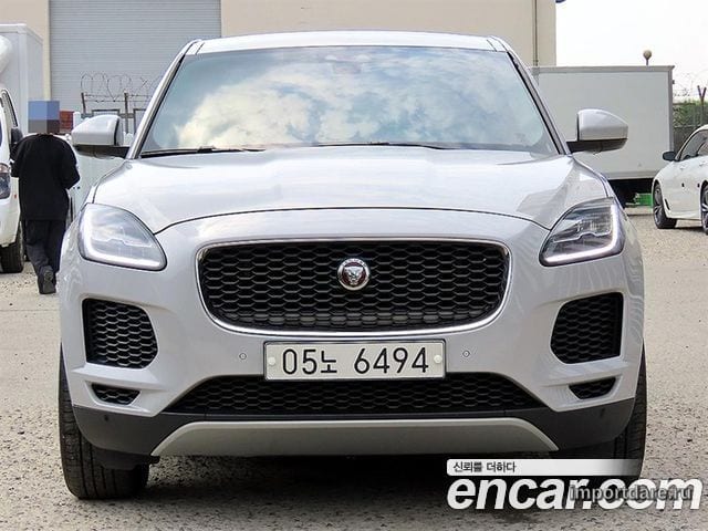 JAGUAR E-PACE 2018 — 131 865 км, серебристый, Корея — под ключ — фото 1