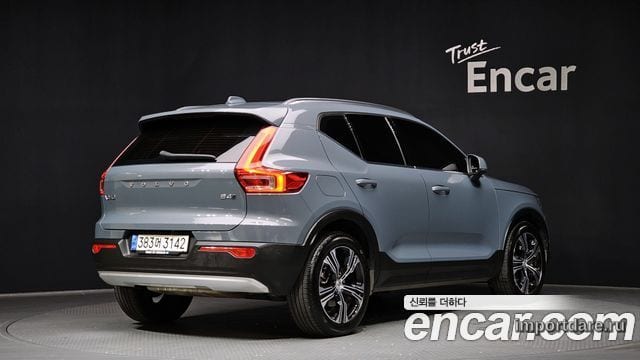 VOLVO XC40 2021 — 46 768 км, светло-серебристый, Корея — под ключ — фото 2