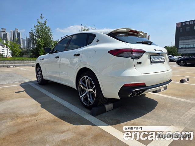 MASERATI LEVANTE 2019 — 48 000 км, белый, Корея — под ключ — фото 4