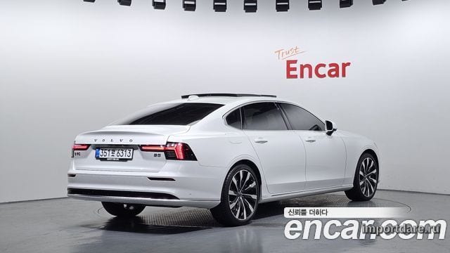 Volvo S90 сбоку