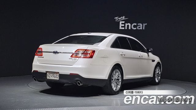 FORD Taurus сбоку