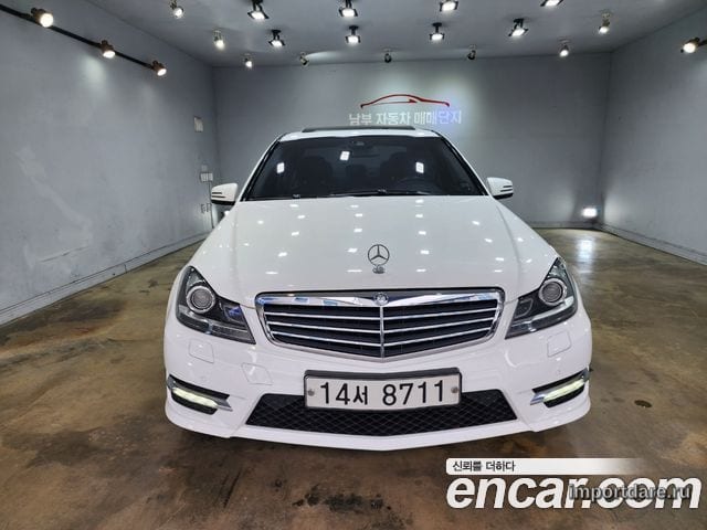 MERCEDES-BENZ C-CLASS W204 2013 — 92 858 км, белый-перламутр, Корея — под ключ — фото 1