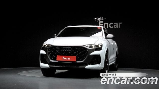 Audi RSQ8 интерьер