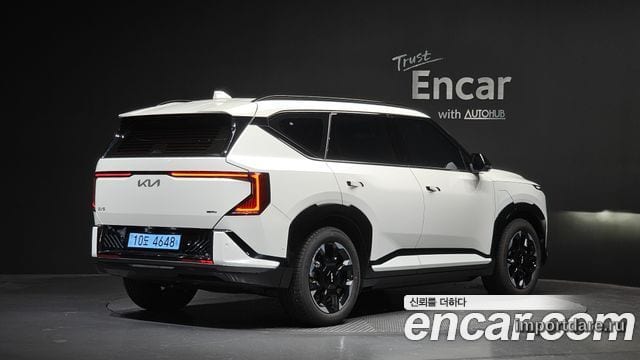 Kia EV5 сбоку
