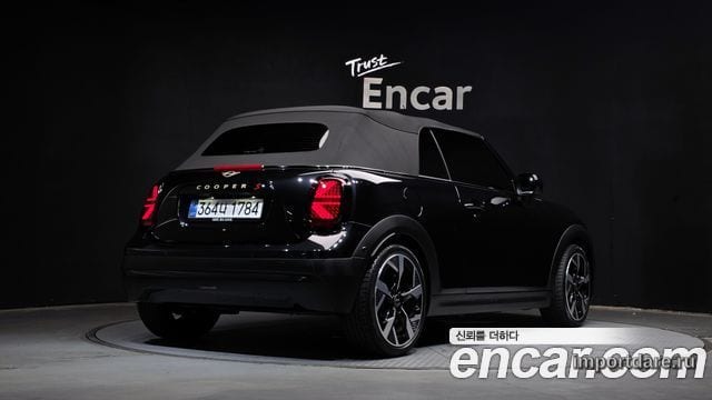 MINI Cooper S Convertible сбоку