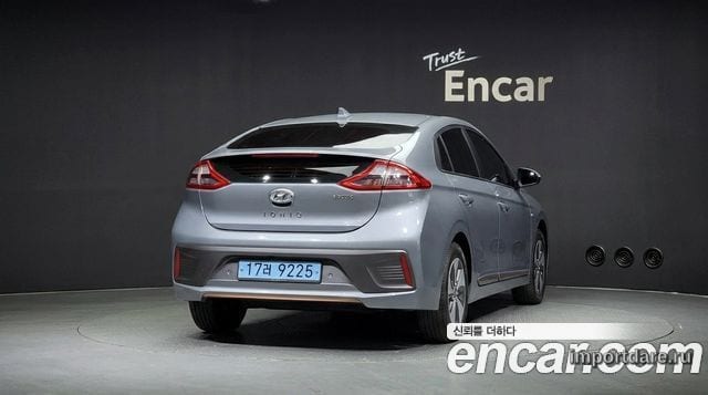 HYUNDAI IONIQ ELECTRIC 2018 — 61 597 км, серый, Корея — под ключ — фото 4