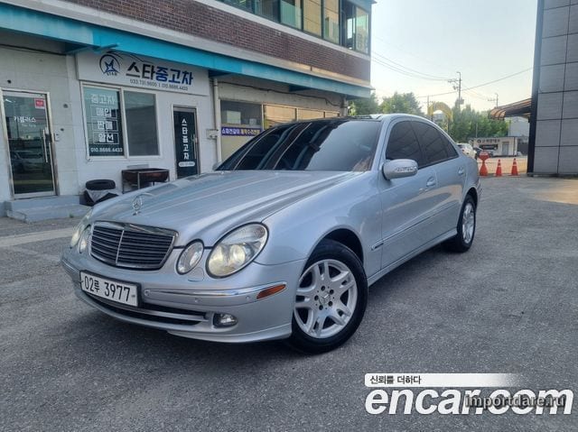 MERCEDES-BENZ E-CLASS W211 2005 — 144 974 км, серебристый, Корея — под ключ — фото 1