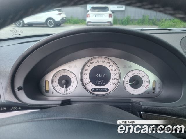 MERCEDES-BENZ E-CLASS W211 2005 — 144 974 км, серебристый, Корея — под ключ — фото 5