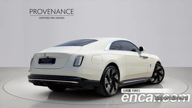 Rolls-royce Spectre сбоку