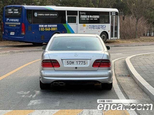 MERCEDES-BENZ E-CLASS W210 2001 — 247 331 км, серебристый, Корея — под ключ — фото 4