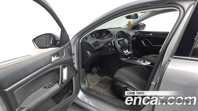 PEUGEOT 308SW 2018 — 66 548 км, серебристо-серый, Корея — под ключ — фото 10