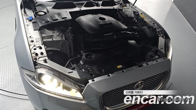 JAGUAR ALL NEW XJ 2014 — 150 352 км, серебристо-серый, Корея — под ключ — фото 6