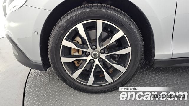 VOLVO V40 CROSS COUNTRY 2019 — 58 667 км, серебристый, Корея — под ключ — фото 5