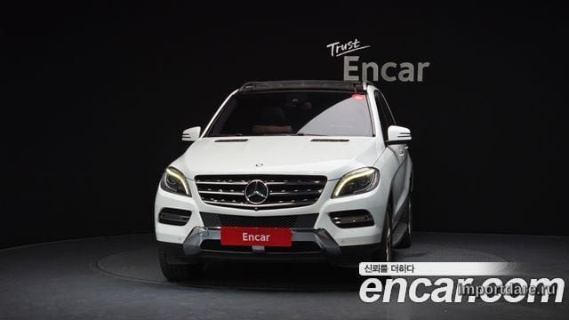 Mercedes-Benz M-Class сзади