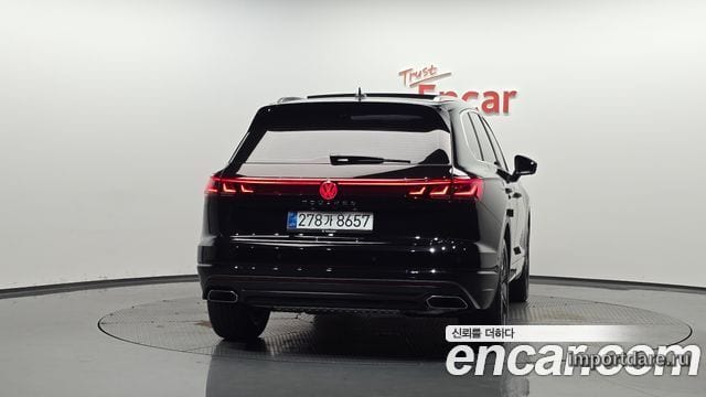 Volkswagen Touareg сзади