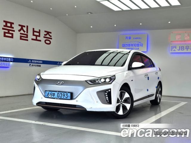 HYUNDAI IONIQ ELECTRIC 2017 — 98 765 км, белый, Корея — под ключ — фото 1