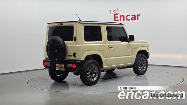Suzuki Jimny сзади