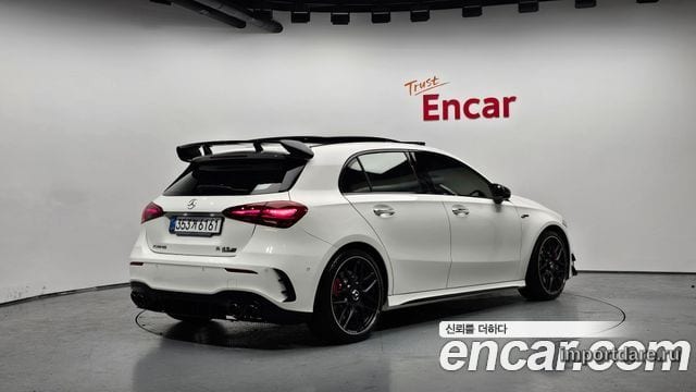 Mercedes-Benz A-Class сбоку