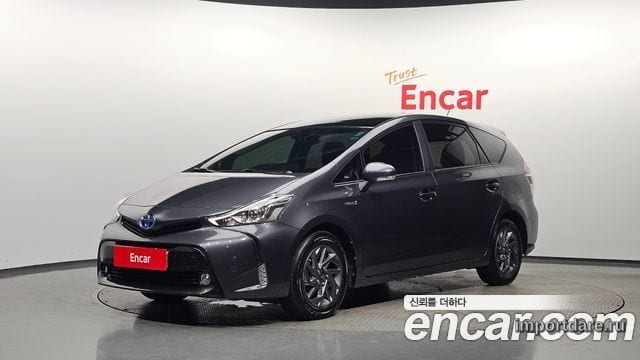 Toyota Prius V 2017
