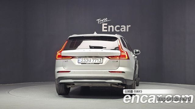 VOLVO V60 CROSS COUNTRY 2024 — 34 994 км, серебристый, Корея — под ключ — фото 4