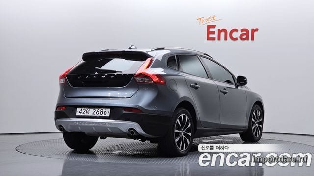 VOLVO V40 CROSS COUNTRY 2019 — 91 200 км, серый, Корея — под ключ — фото 2