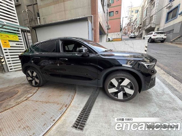 Volvo C40 Recharge интерьер